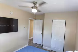 250 NW 14th Way, Dania Beach, FL 33004 - Photo 10