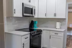 250 NW 14th Way, Dania Beach, FL 33004 - Photo 6