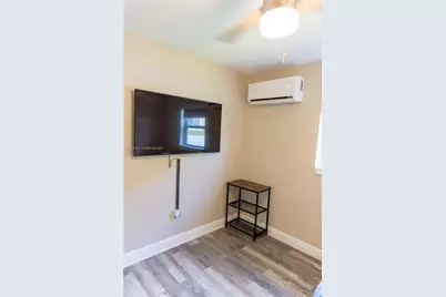 250 NW 14th Way, Dania Beach, FL 33004 - Photo 16