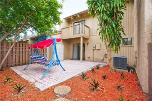 8015 SW 21st Ct, Davie, FL 33324 - Photo 4