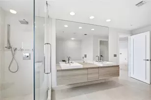 17301 Biscayne Blvd, North Miami Beach, FL 33160 - Photo 20