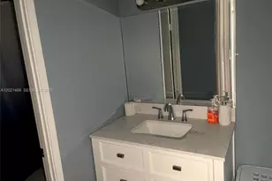 1351 NE Miami Gardens Dr, Miami, FL 33179 - Photo 14