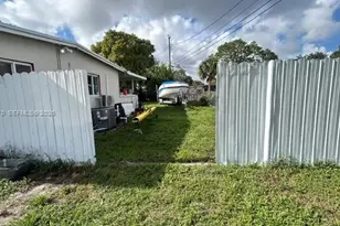 3235 NW 2nd St, Lauderhill, FL 33311 - Photo 40
