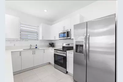 14884 SW 162nd St, Miami, FL 33187 - Photo 10