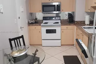9195 Collins Ave, Surfside, FL 33154 - Photo 10