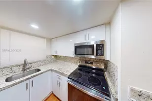 8860 Fontainebleau Blvd, Miami, FL 33172 - Photo 8