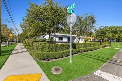 8910 NE 9th Ct, Miami, FL 33138 - Photo 38