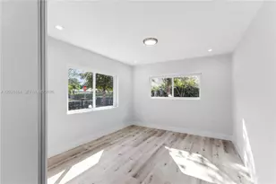 8910 NE 9th Ct, Miami, FL 33138 - Photo 14