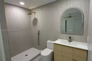840 NW 67th St, Miami, FL 33150 - Photo 36
