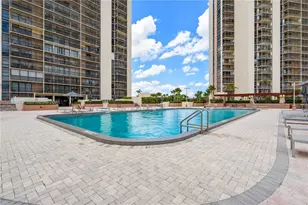 20335 W Country Club Dr, Aventura, FL 33180 - Photo 36