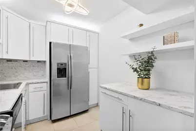 20335 W Country Club Dr #404, Aventura, FL 33180 - Photo 10