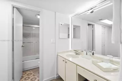 20335 W Country Club Dr #404, Aventura, FL 33180 - Photo 18