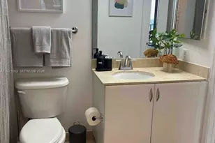 1750 N Bayshore Dr, Miami, FL 33132 - Photo 20