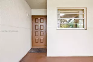9501 Seagrape Dr, Davie, FL 33324 - Photo 2
