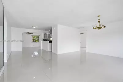 7434 Thatcher Ave #7434, Lake Worth, FL 33462 - Photo 2