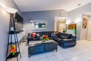 1327 Seagrape Cir, Weston, FL 33326 - Photo 8