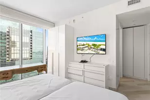 1300 E Brickell Bay Dr, Miami, FL 33131 - Photo 32
