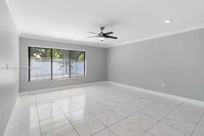 913 SW 49th Ave, Plantation, FL 33317 - Photo 10