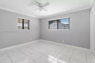 913 SW 49th Ave, Plantation, FL 33317 - Photo 18