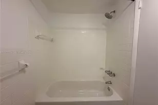 143 SW 9th St, Miami, FL 33130 - Photo 10
