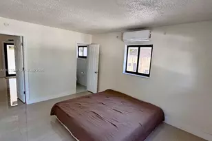 1120 E 6th Ct, Hialeah, FL 33010 - Photo 18