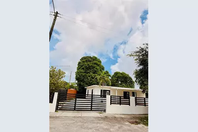 1120 E 6th Ct, Hialeah, FL 33010 - Photo 2