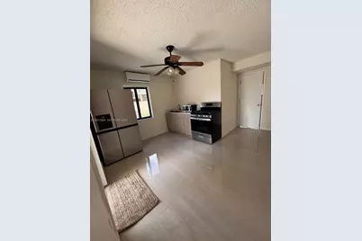 1120 E 6th Ct, Hialeah, FL 33010 - Photo 16