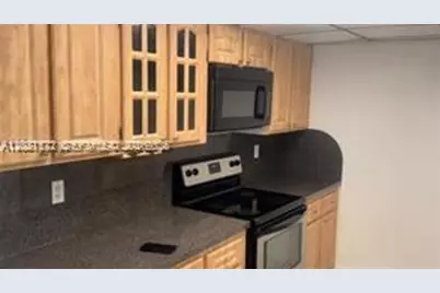 2715 W 66th St #13-21, Hialeah, FL 33016 - Photo 12
