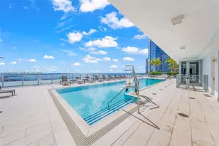 1300 Brickell Bay Dr, Miami, FL 33131 - Photo 18