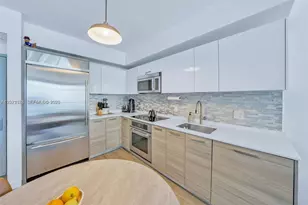 1300 Brickell Bay Dr, Miami, FL 33131 - Photo 8