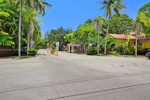 811 NE 73rd St, Miami, FL 33138 - Photo 38