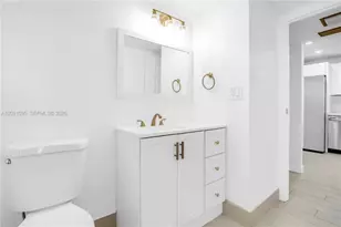20379 W Country Club Dr, Aventura, FL 33180 - Photo 16