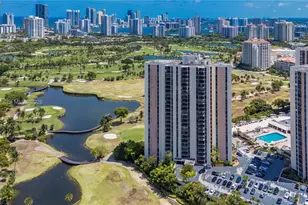 20379 W Country Club Dr, Aventura, FL 33180 - Photo 36