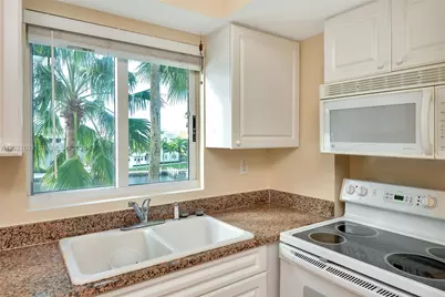 5900 Collins Ave #408, Miami Beach, FL 33140 - Photo 16