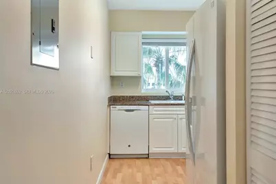 5900 Collins Ave #408, Miami Beach, FL 33140 - Photo 14