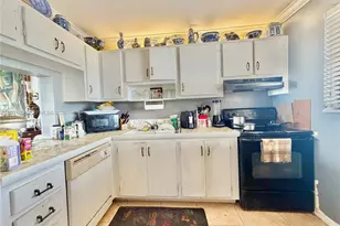 2322 S Cypress Bend Dr, Pompano Beach, FL 33069 - Photo 6
