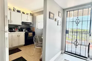 2322 S Cypress Bend Dr, Pompano Beach, FL 33069 - Photo 4