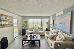 2322 S Cypress Bend Dr, Pompano Beach, FL 33069 - Photo 12