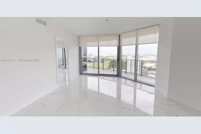 488 NE 18th St #2401, Miami, FL 33132 - Photo 2
