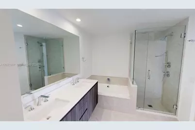 488 NE 18th St #2401, Miami, FL 33132 - Photo 12