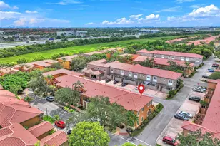 14634 SW 5th St, Pembroke Pines, FL 33027 - Photo 1