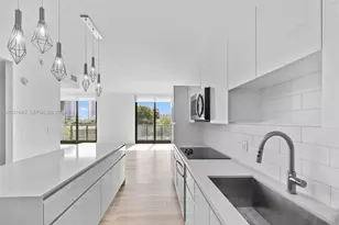 101 Diplomat Pkwy, Hallandale Beach, FL 33009 - Photo 2