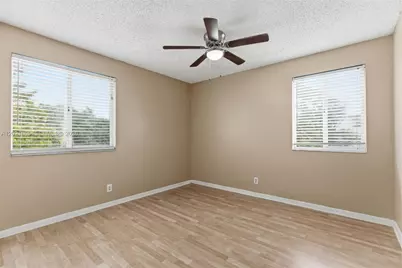 8801 SW 9th Ct, Pembroke Pines, FL 33025 - Photo 36