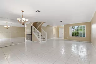 8801 SW 9th Ct, Pembroke Pines, FL 33025 - Photo 4