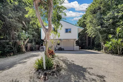 323 Bay View Ave, Key Largo, FL 33037 - Photo 1