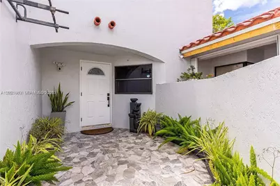1711 San Remo Cir, Homestead, FL 33035 - Photo 2