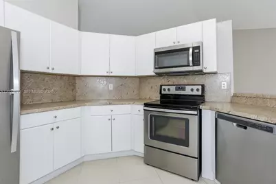 12324 SW 198th St, Miami, FL 33177 - Photo 6