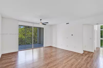 9725 NW 52nd St #406, Doral, FL 33178 - Photo 12