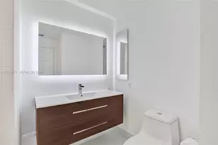 9725 NW 52nd St, Doral, FL 33178 - Photo 16