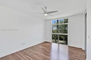 9725 NW 52nd St, Doral, FL 33178 - Photo 32